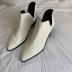Forever 21 white boots. Size US 10